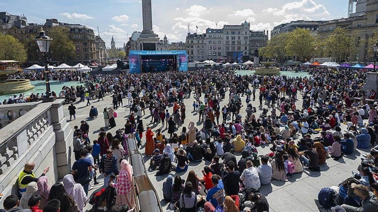 Fue organizado el programa de celebración de la Fiesta de Ramadán en Trafalgar de Londres