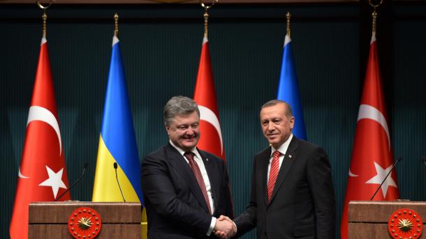 Negociaron Erdogan y Poroshenko en Estambul