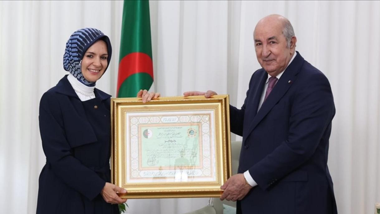 Үй-бүлө жана социалдык кызматтар министри Махинур Өздемир Гөкташка Алжир улуттук ордени тапшырылды