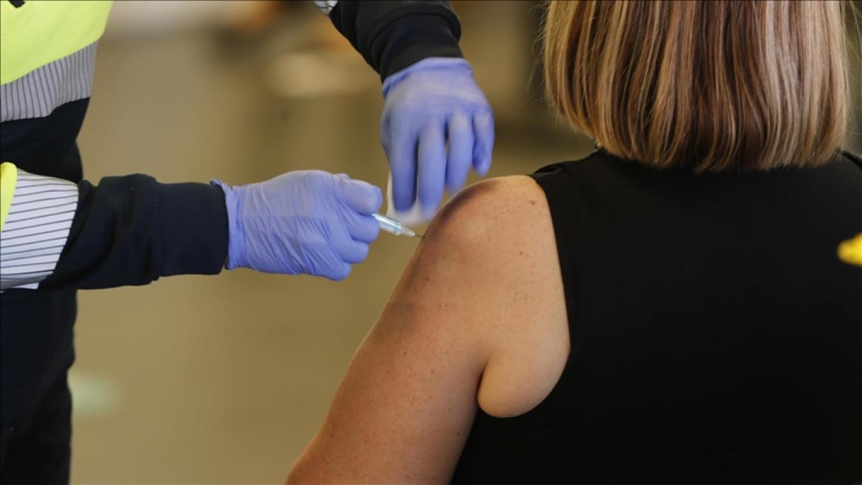 El primer lote de vacunas de Janssen contra el COVID-19 que llegó a España se mantendrá almacenado