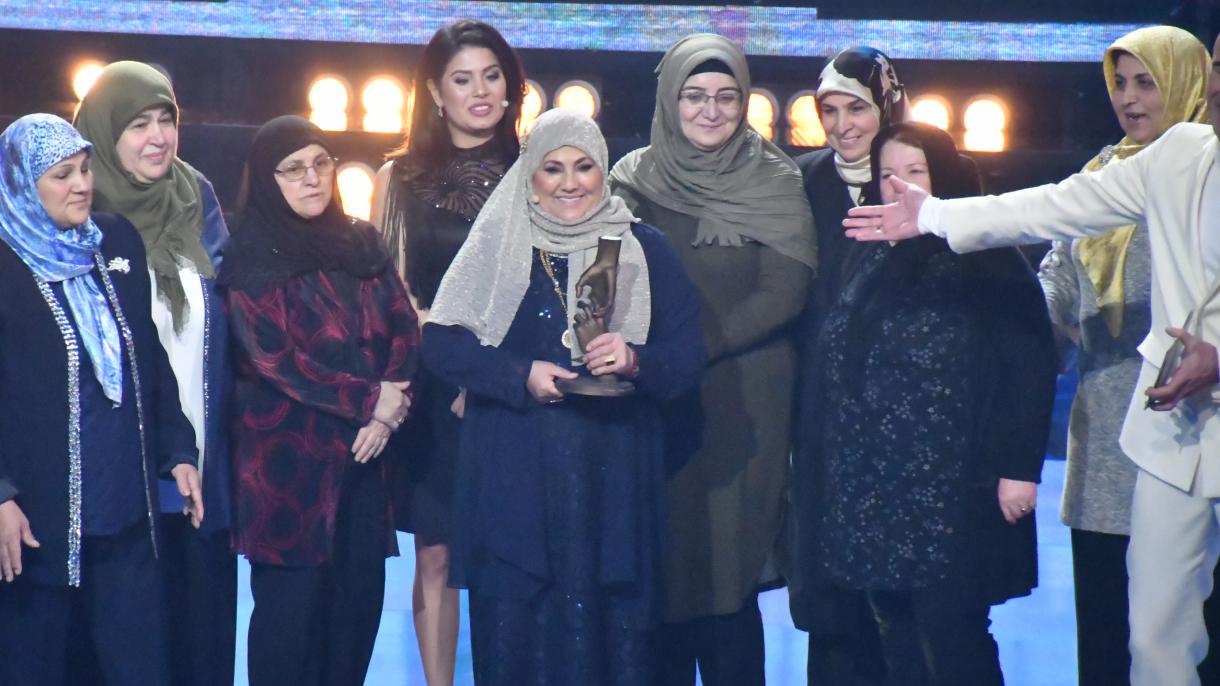 زن ترک، برنده جایزه قهرمان سال سوئد