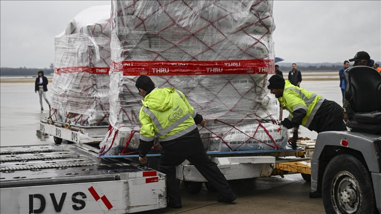 世界各国继续为卡拉曼马拉士灾民运送援助物资