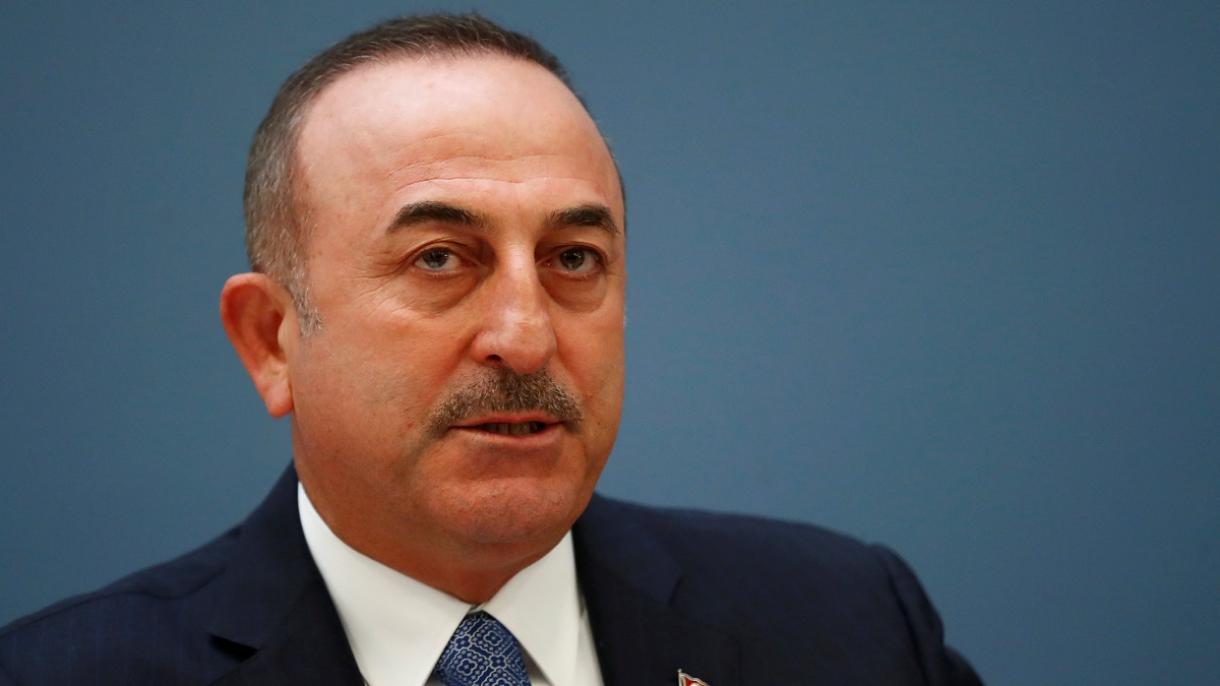 Çavuşoğlu diz que há muitos problemas urgentes no mundo islâmico