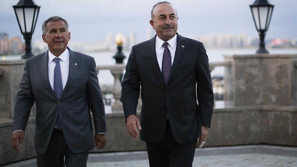 Çavuşoğlu se reúne com o presidente tártaro em Kazan