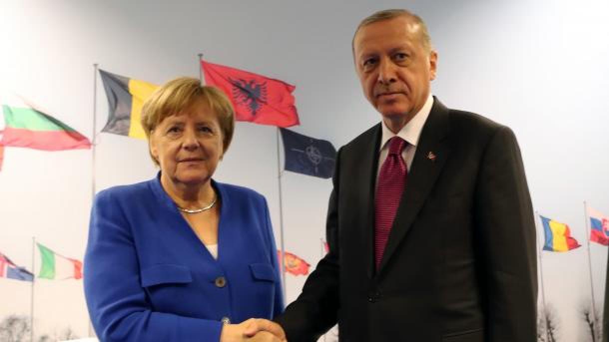 Erdogan e Merkel se reúnem separadamente na Cúpula da OTAN