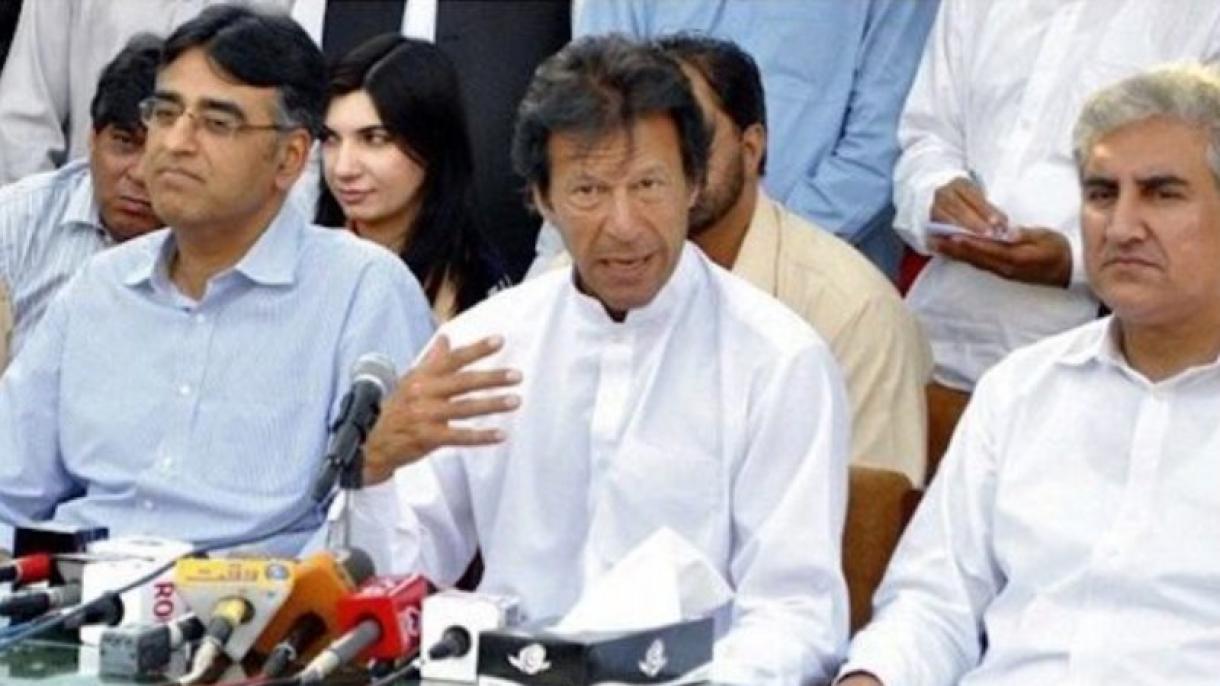 عمران خان  کا وفاق،پنجاب اورخیبرپختونخواہ میں حکومت تشکیل دینےکےلیےپارٹی رہنماوں کاہنگامی اجلاس طلب