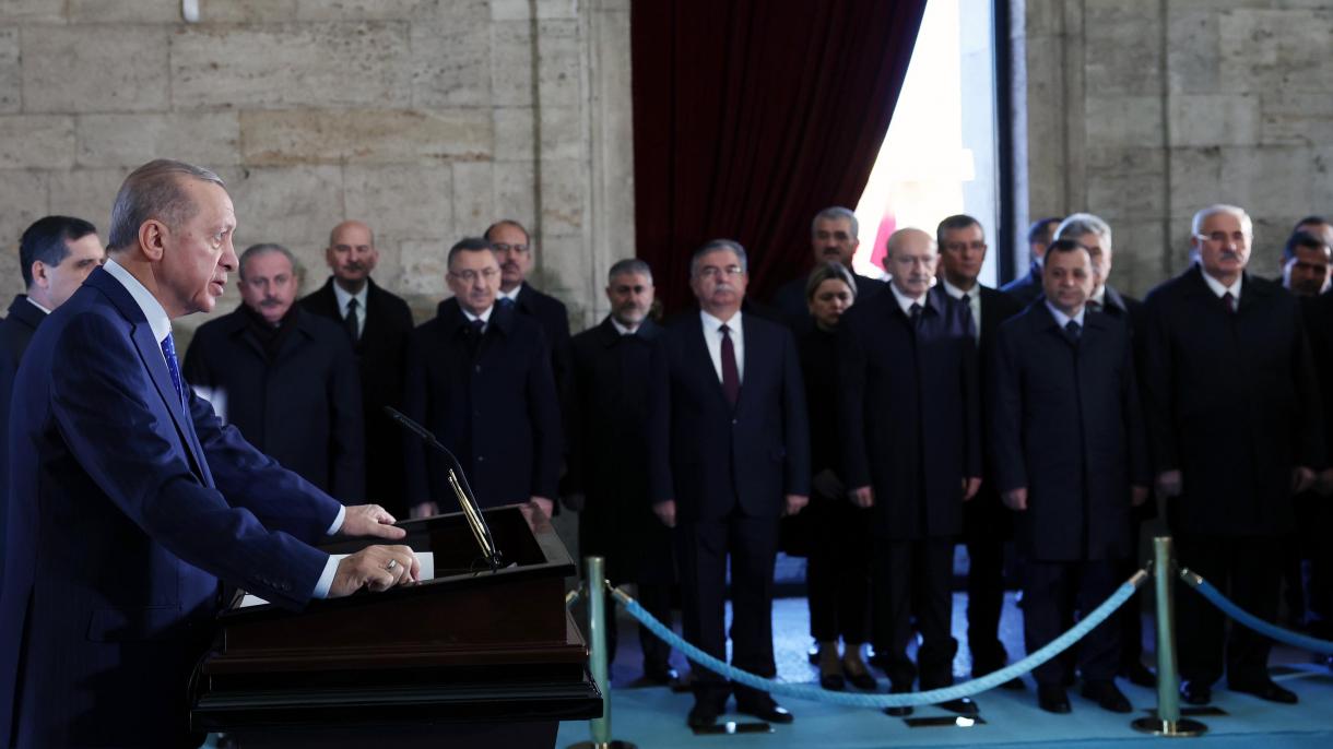 مصطفی کمال اتاتورک نینگ آبده قبریده رسمی مراسم اویوشتیریلدی