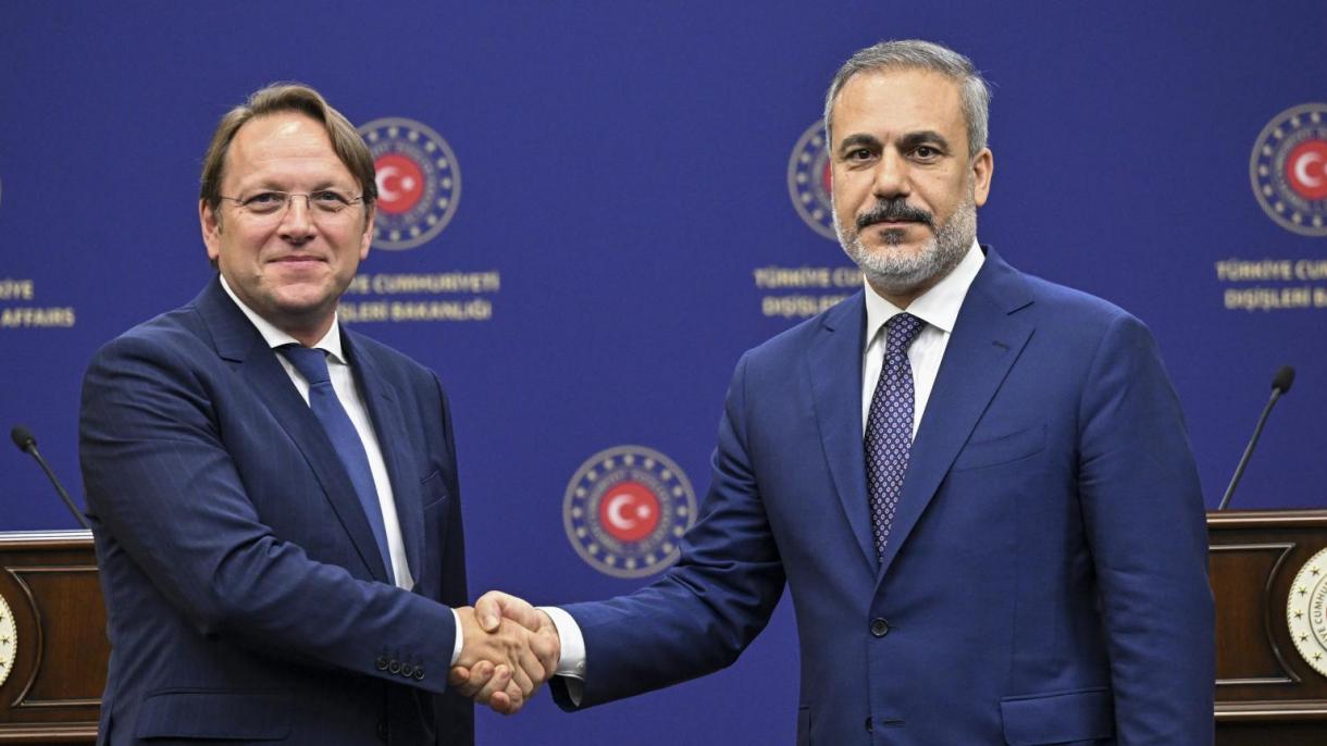 Az EU-Türkiye kapcsolatáról egyeztetett Fidan és Várhelyi