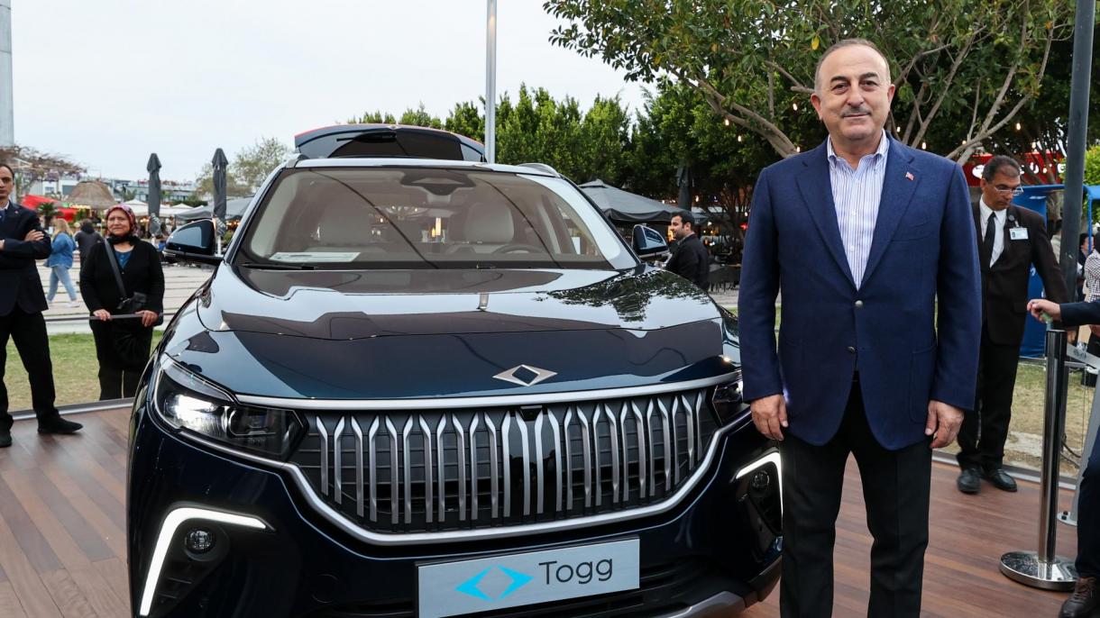 Çavuşoğlu afferma che c'è un grande interesse per l'auto di produzione  domestica Togg
