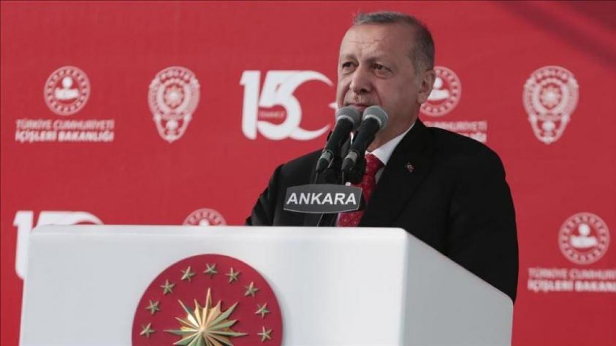 Erdogan se dirige al pueblo en el Encuentro del Día de la Democracia y Unión Nacional del 15 de julio