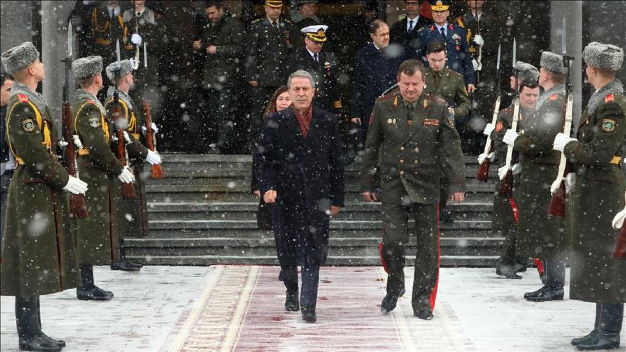 دیدار وزرای دفاع ترکیه و بلاروس در مینسک