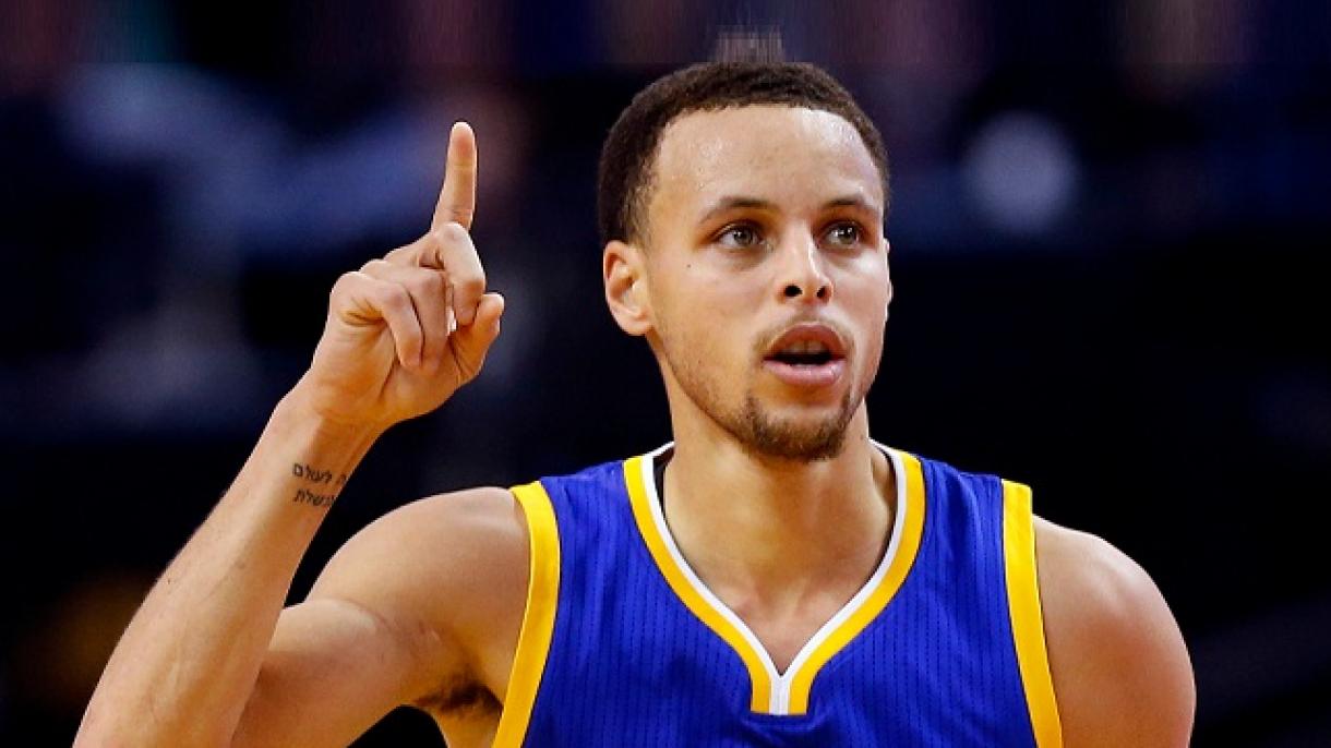 Curry rompe el récord de su carrera con 62 puntos en la NBA