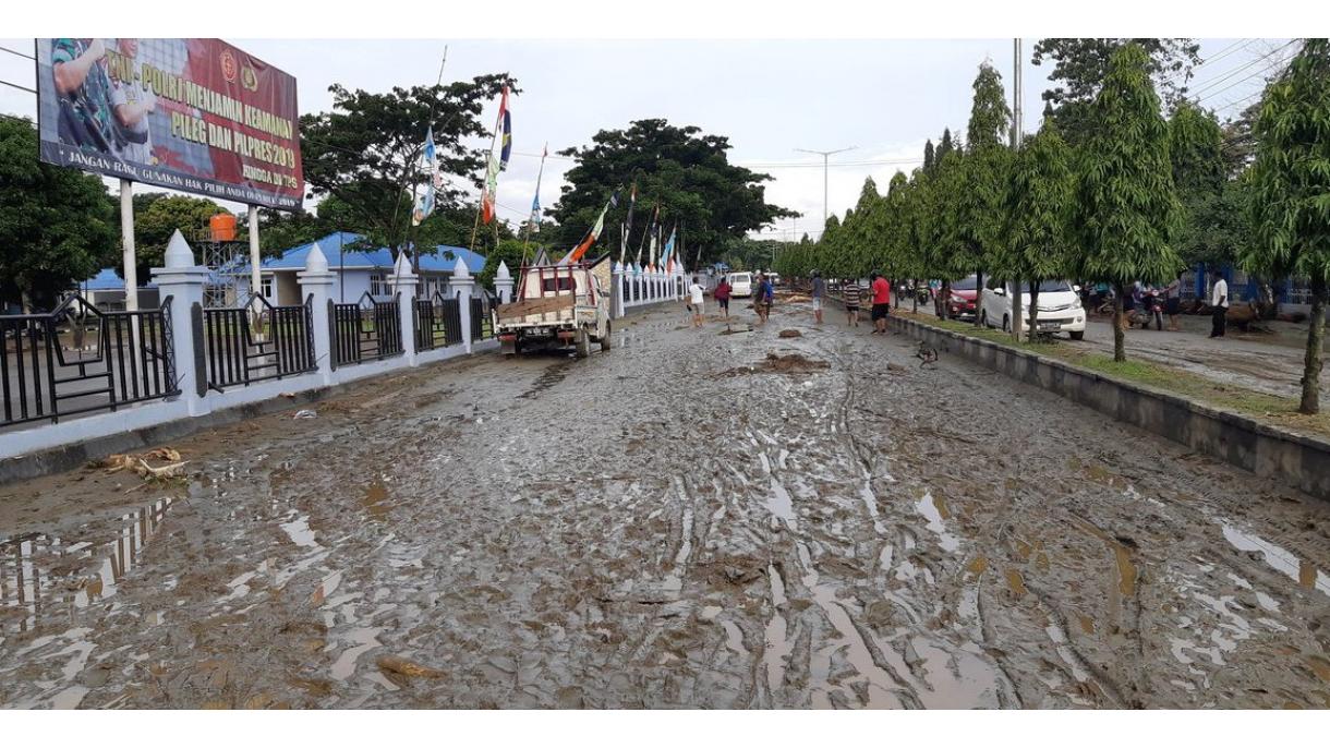 印尼2万人受洪灾影响