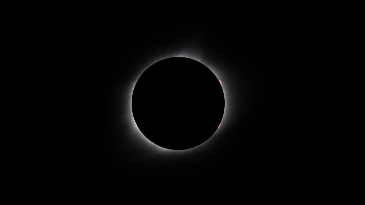 Millones de personas observaron el completo eclipse solar en los EEUU