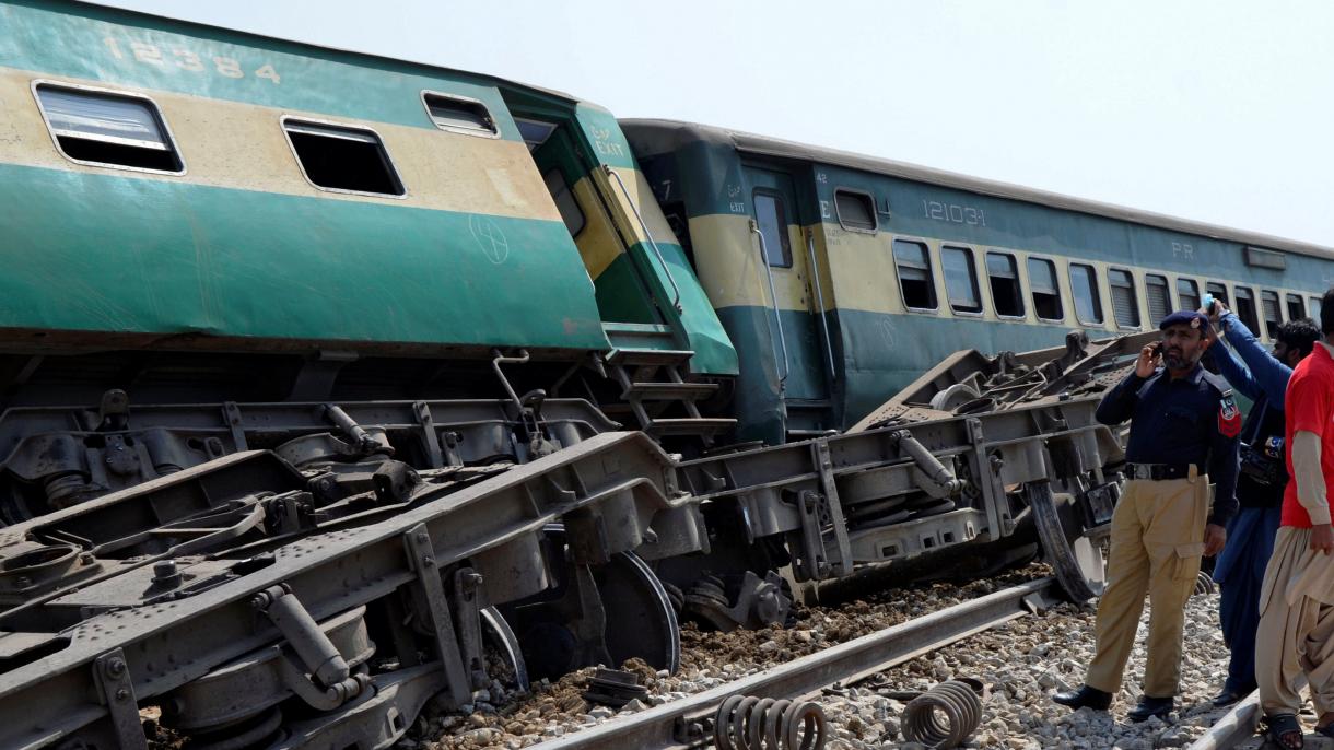پاکستان: ٹرین پٹڑی سے اتر گئی، ایک شخص ہلاک 40 زخمی