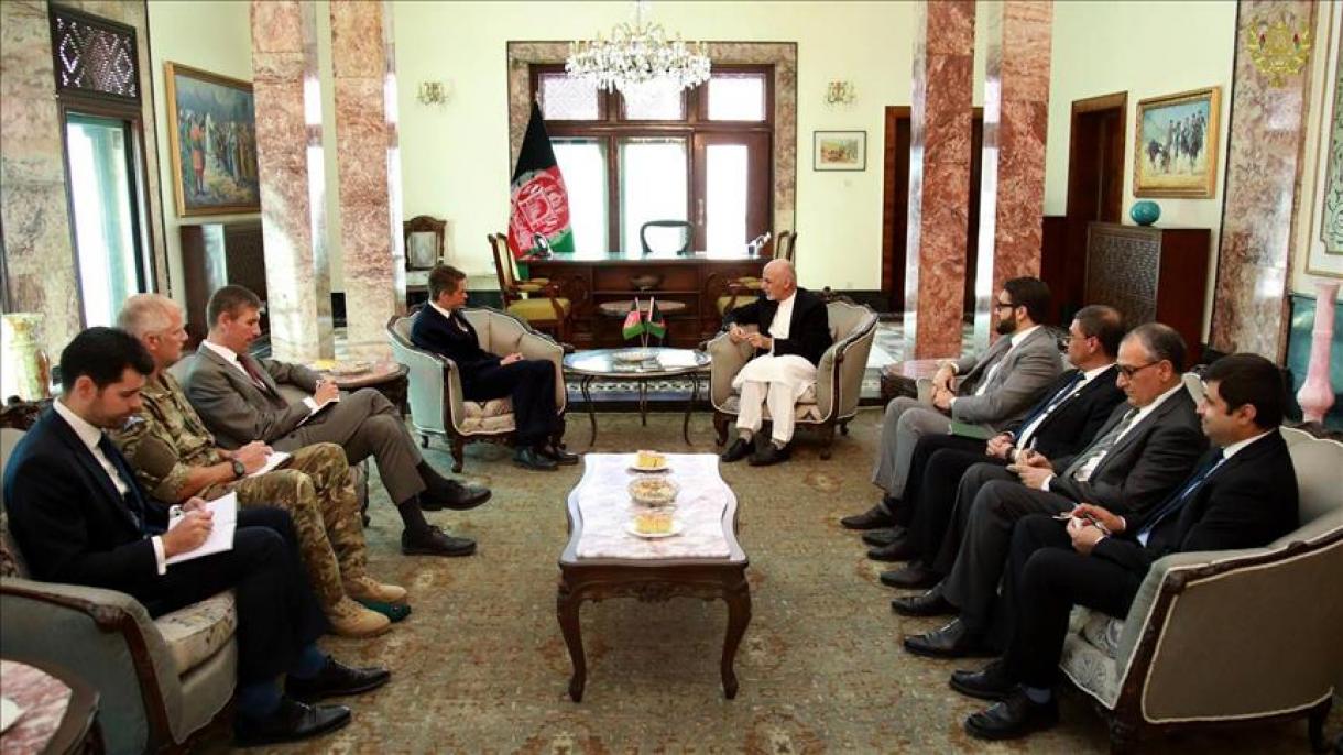 دیدار رئیس جمهور افغانستان با وزیر دفاع انگلستان در کابل