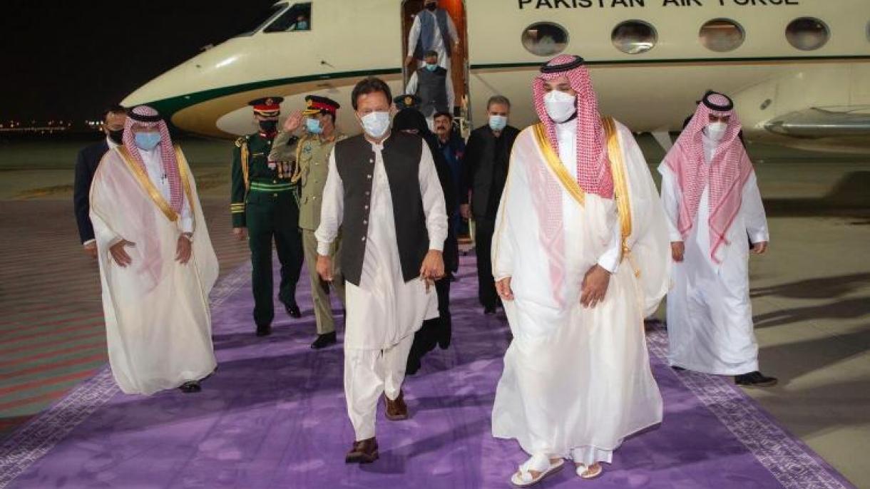 وزیرِ اعظم عمران خان سعودی عرب کے تین روزہ دورے پrجدہ پہنچ گئے