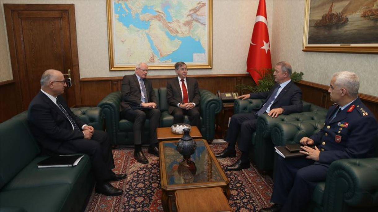 دیدار وزیر دفاع ترکیه با نماینده ویژه امریکا در امور سوریه و سفیر امریکا در آنکارا