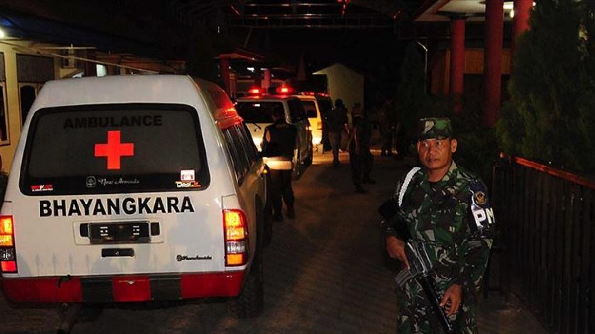 Свлачище в златна мина взе 5 жертви в Индонезия