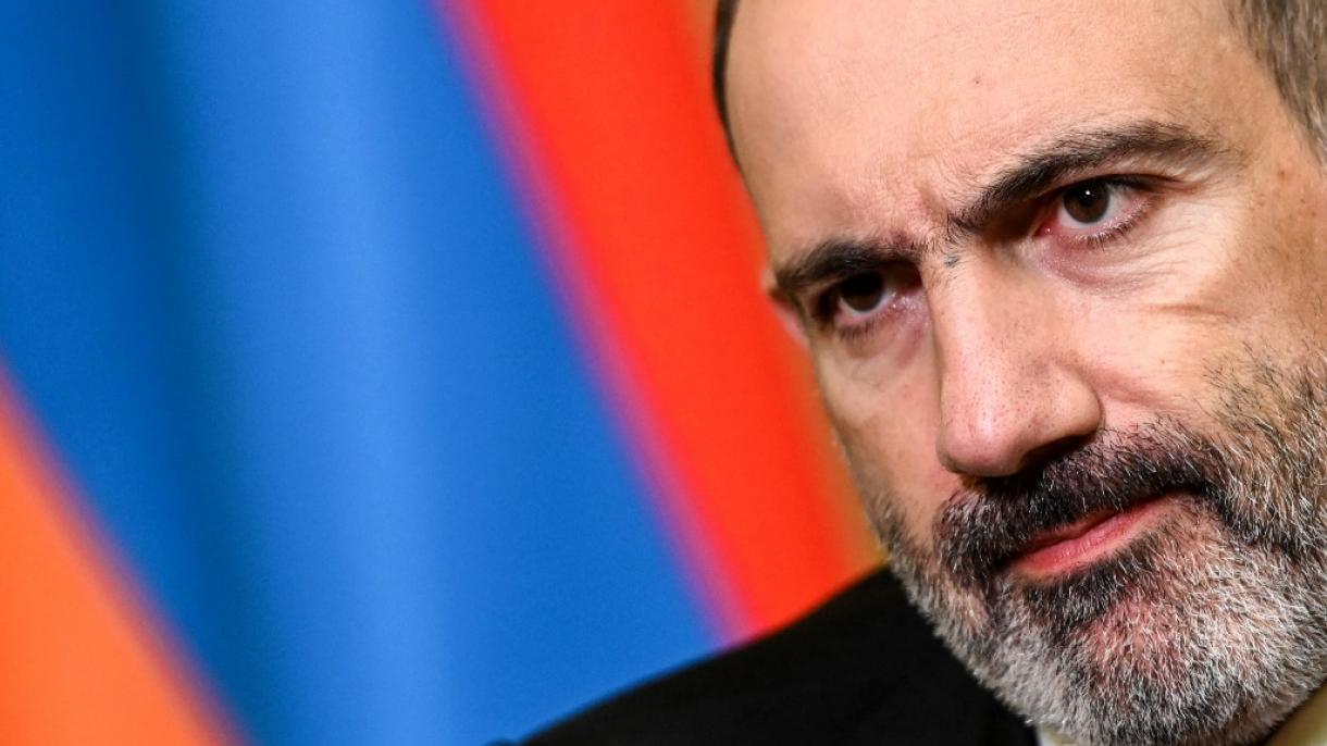 Opositores invadem a sede do governo para exigir a renúncia do primeiro-ministro armênio