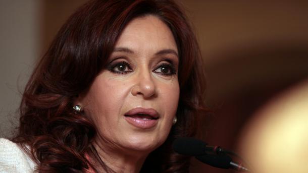 Pedido de imputación a presidenta Fernández estremece a Argentina