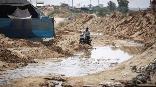 Exército egípcio inunda novamente túneis de Gaza