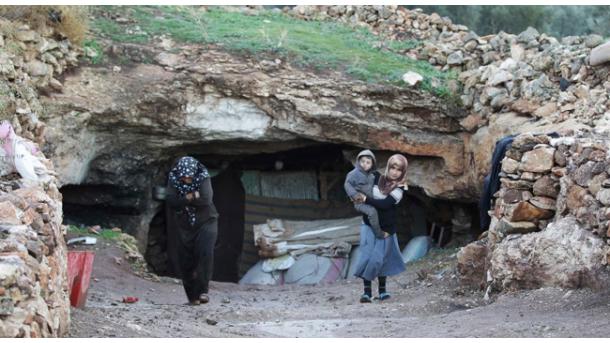 Barlangokba menekülnek a szíriaiak