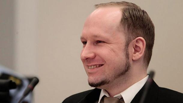 Beperelte Norvégiát a tömeggyilkos Breivik