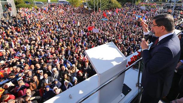 Əhməd Davudoğlu: "Ölkəmiz və demokratiya qǝlǝbǝ qazandı"