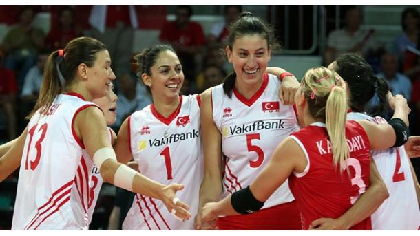 土耳其国家女排打败塞尔维亚