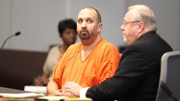 قاتل آمریکایی سه مسلمان، در برابر قاضی حاضر شد