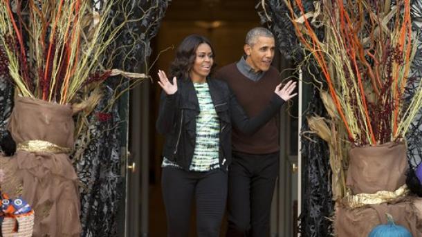Los Obama abren las puertas de la Casa Blanca para Halloween