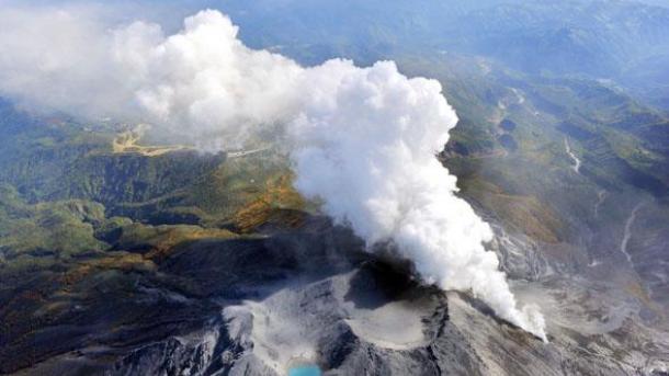 日本御岳火山喷发48人丧生