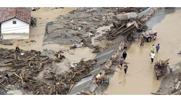 四川洪水夺取6条人命