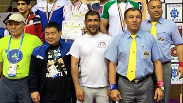 Türkmen boksçularynyň we pälwanlarynyň alty medaly