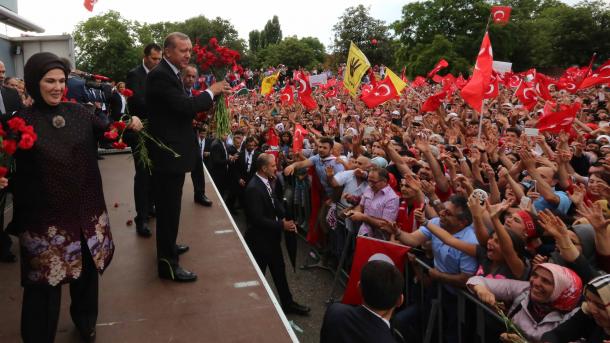 Erdoğan convoca a votar a los inmigrantes turcos en Viena