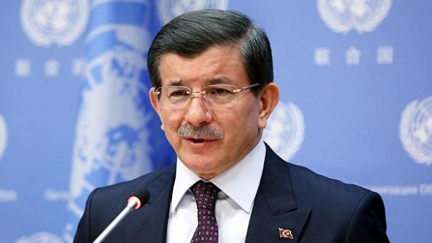 Davutoğlu: "La violencia contra las mujeres es injustificable"