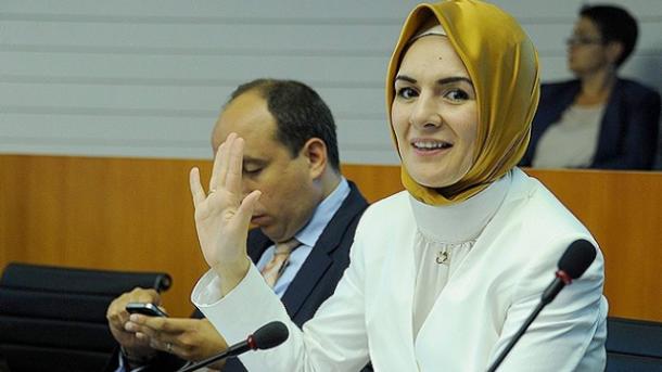Diputada de origen turco apela su expulsión del partido