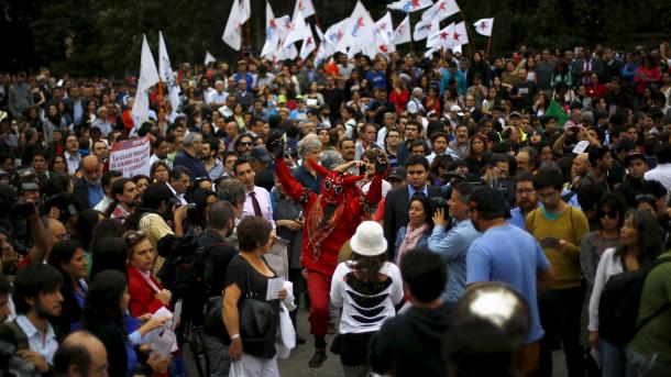 Chili va Boliviyada , shiddatli namoyishlar sodir bo’ldi. 