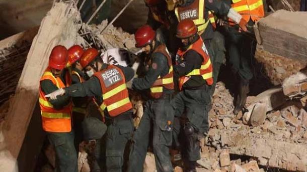 فیکٹری کی عمارت زمین بوس،28 افراد ہلاک 120 زخمی