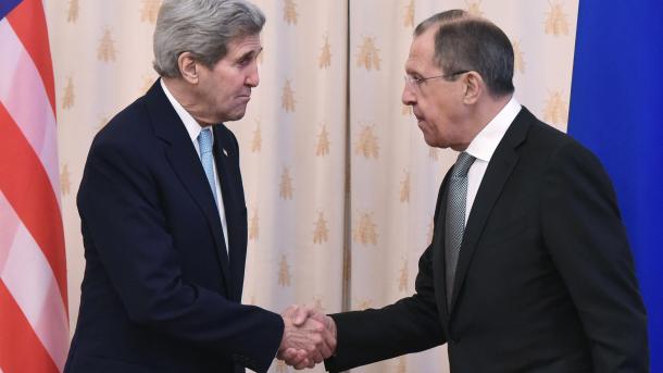 Kerry reune-se com Putin para reduzir tensões com a Turquia