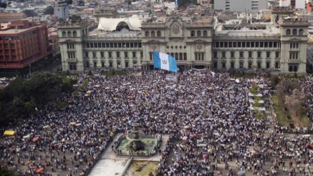 Guatemala: Pérez Molina defiende su inocencia