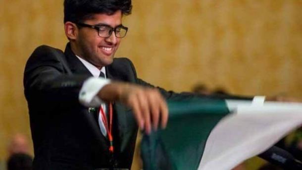 پاکستانی طالبِ علم کومائیکروسافٹ چیمیئن شپ میں کانسی کا تمغہ