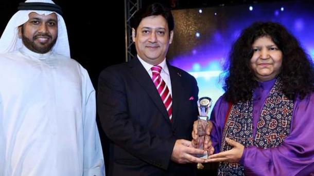 صوفیانہ معروف گلوکارہ عابدہ پروین کو سفیر   ایوارڈ پیش کیا گیا
