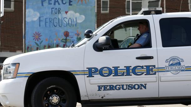 弗格森白人警察使用种族歧视性言语