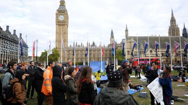 Protesta en frente del parlamento británico