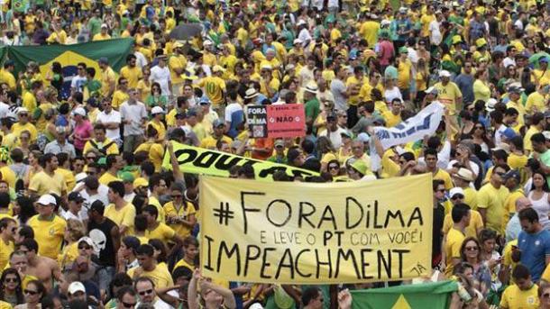 Brasile, enorme proteste contro il presidente del Paese