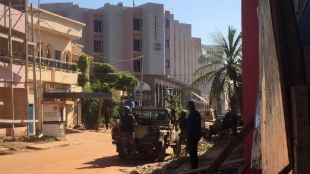 Túszejtés egy bamakói szállodában