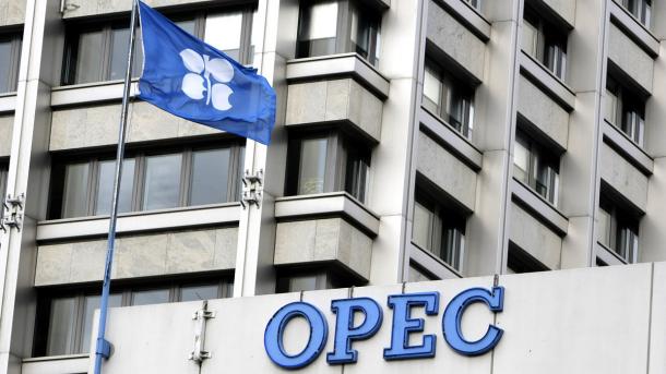 اوپک از سقوط بهای نفت ایران خبر داد