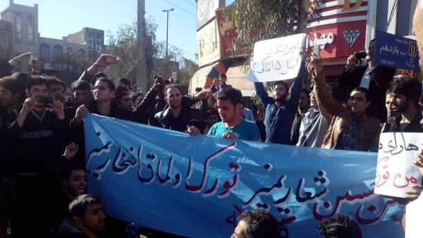 ادامه تظاهراتهای اعتراض آمیز ترکها در ایران